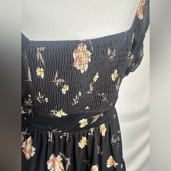 Tinsel Black Floral Mini Dress Size M NWT - Picture 7 of 14